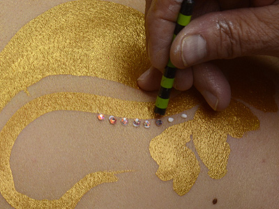 apply gems to 'golden henna'
